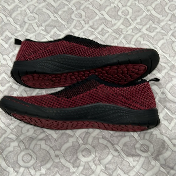 J Sport - Memory Foam slip on all Terra Traction - Picture 5 of 8